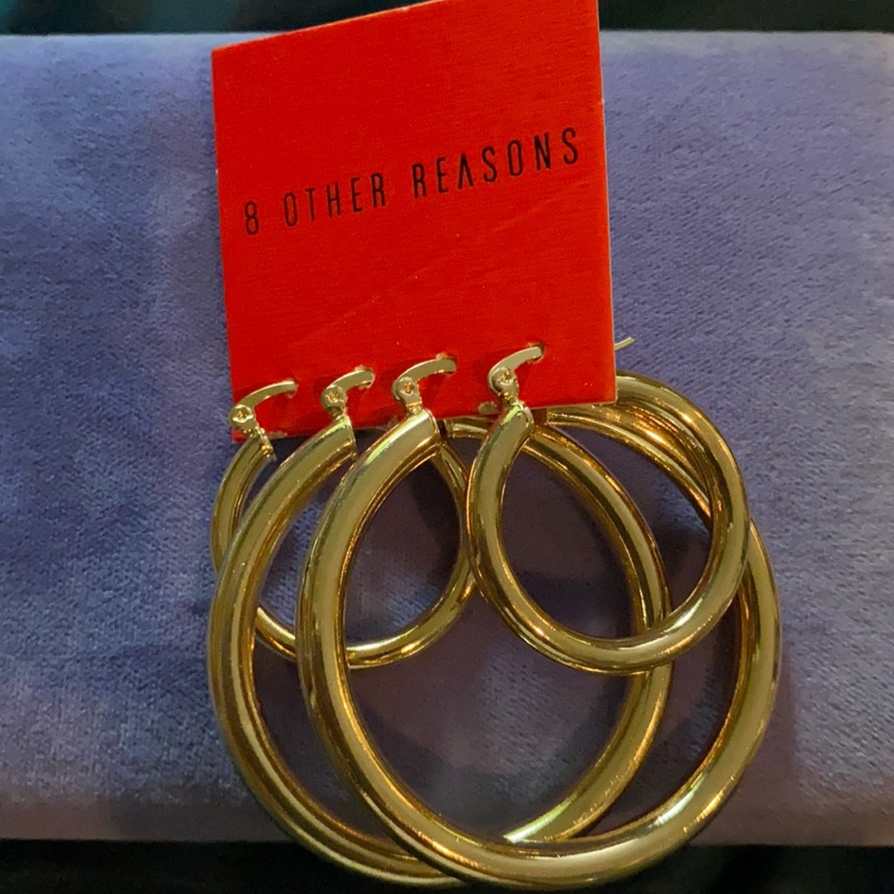 2 sets of gold hoops